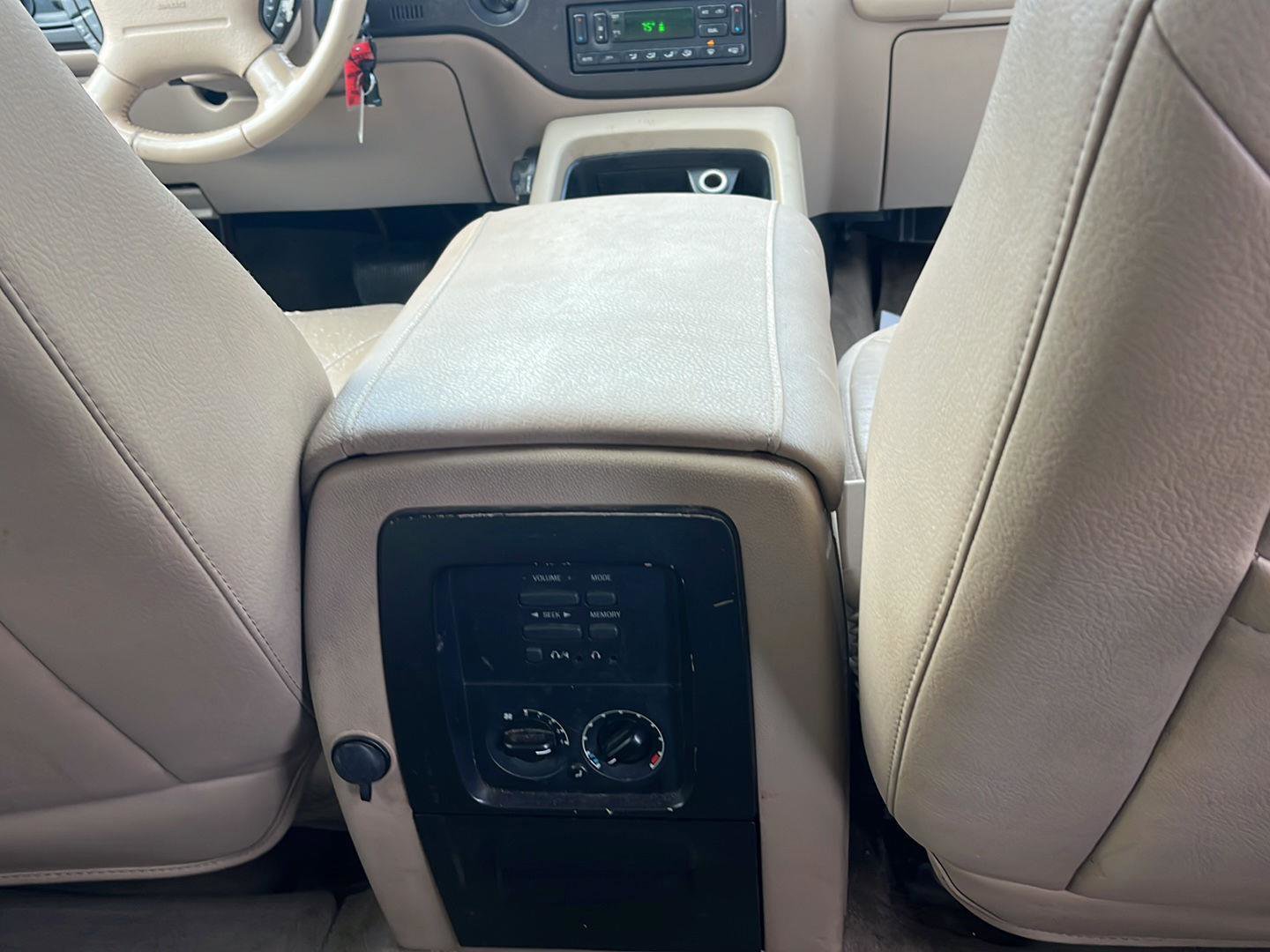 Used 2003 Ford Expedition Eddie Bauer image 27
