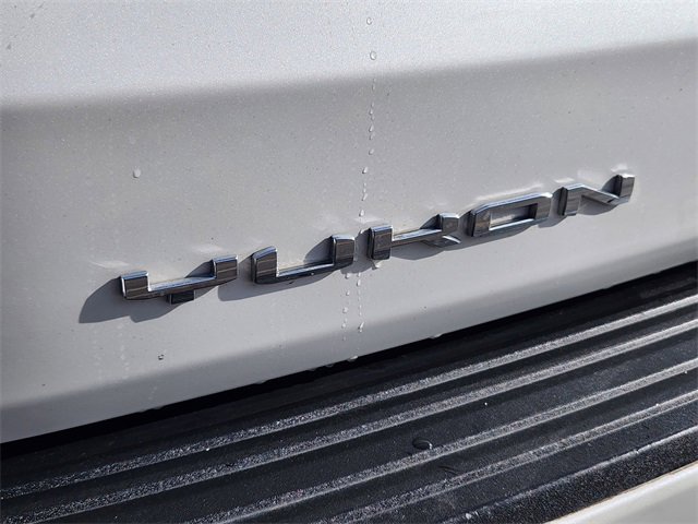 Used 2022 GMC Yukon SLT w/ SLT Premium Package image 11