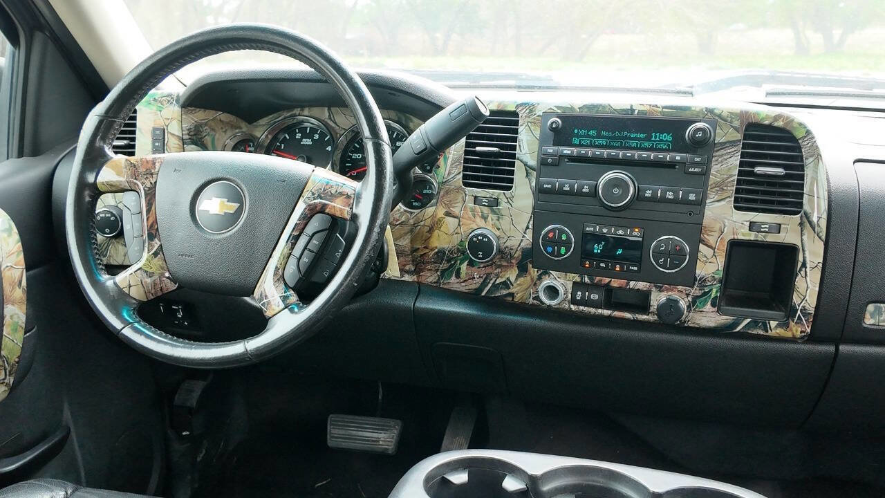 Used 2013 Chevrolet Silverado 2500 LT w/ Interior Plus Package image 17