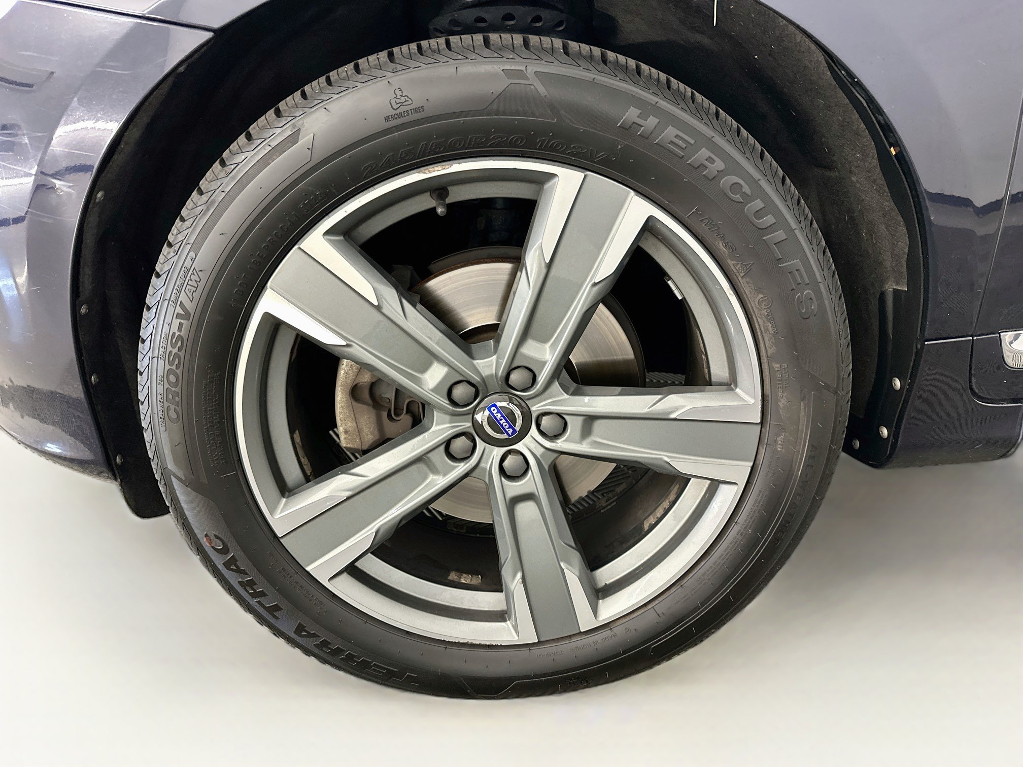 Used 2017 Volvo XC60 T6 Dynamic w/ Preferred Option Package AWD/4WD image 37
