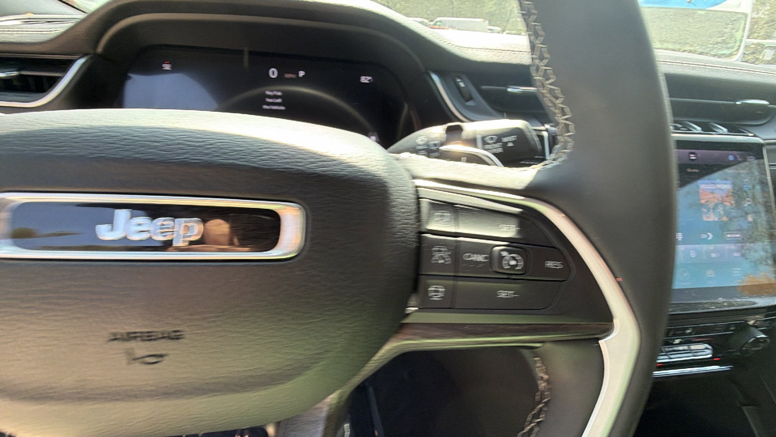 Used 2024 Jeep Grand Cherokee L Limited image 31