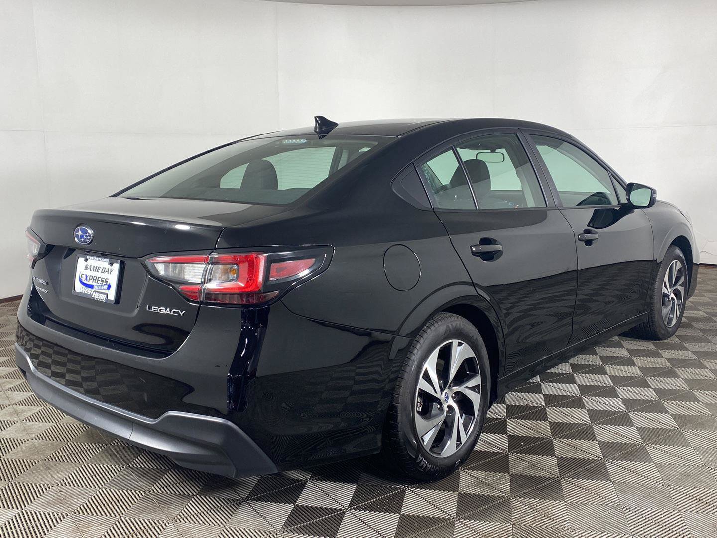 Used 2025 Subaru Legacy Premium AWD/4WD image 5
