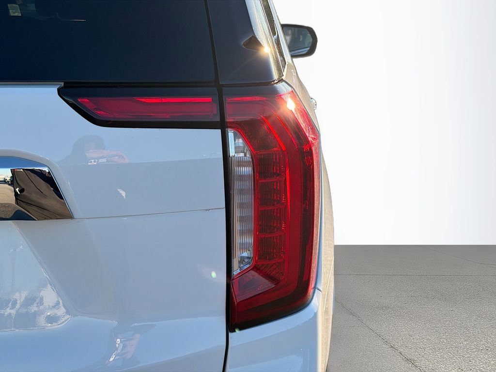 Used 2024 GMC Yukon SLT image 12