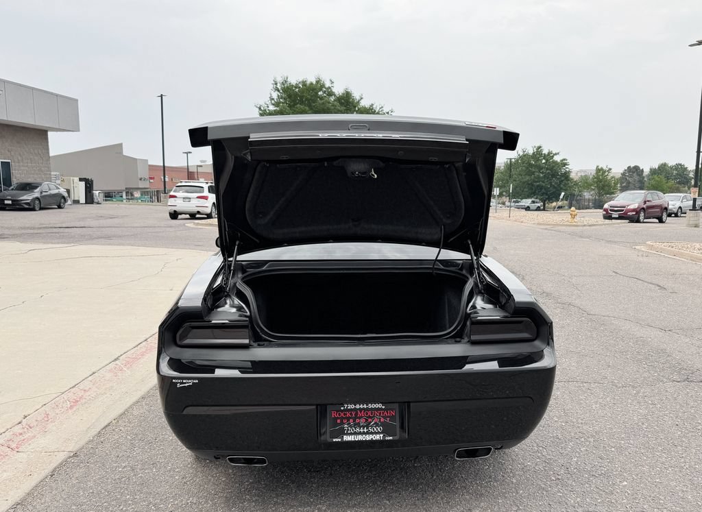 Used 2012 Dodge Challenger SRT8 RWD image 8