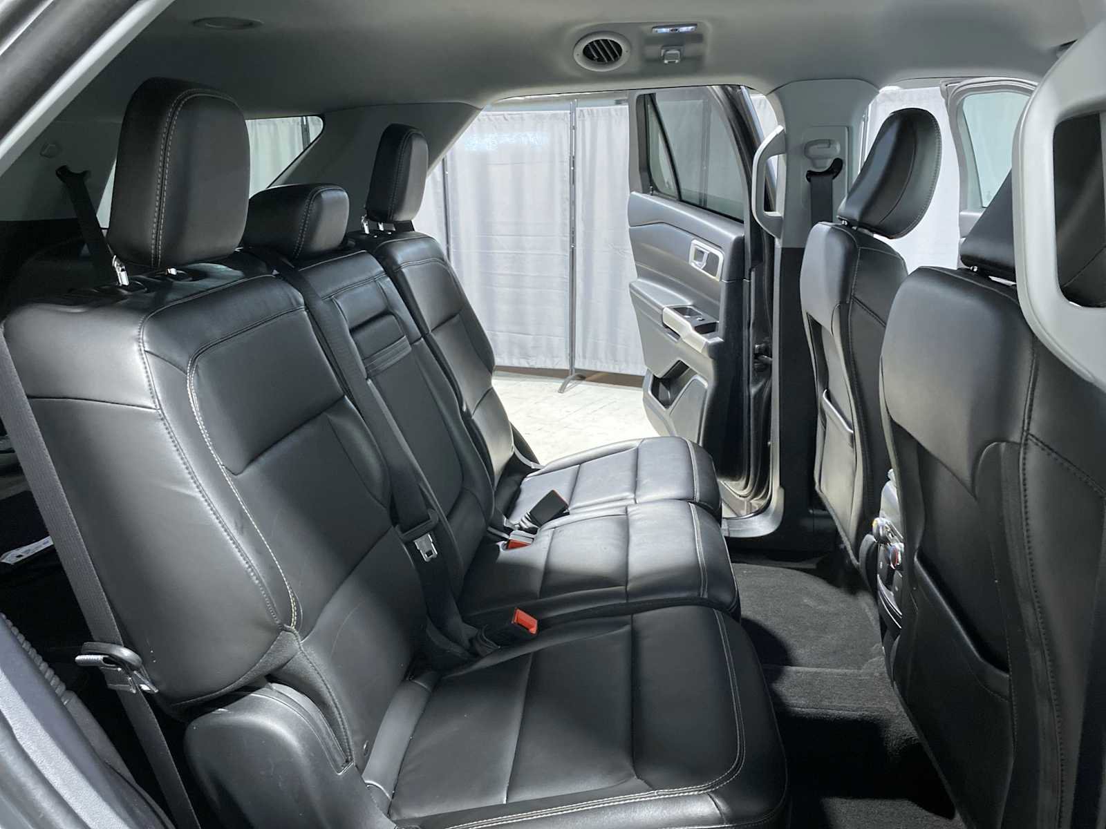 Used 2022 Ford Explorer XLT w/ Equipment Group 202A image 13