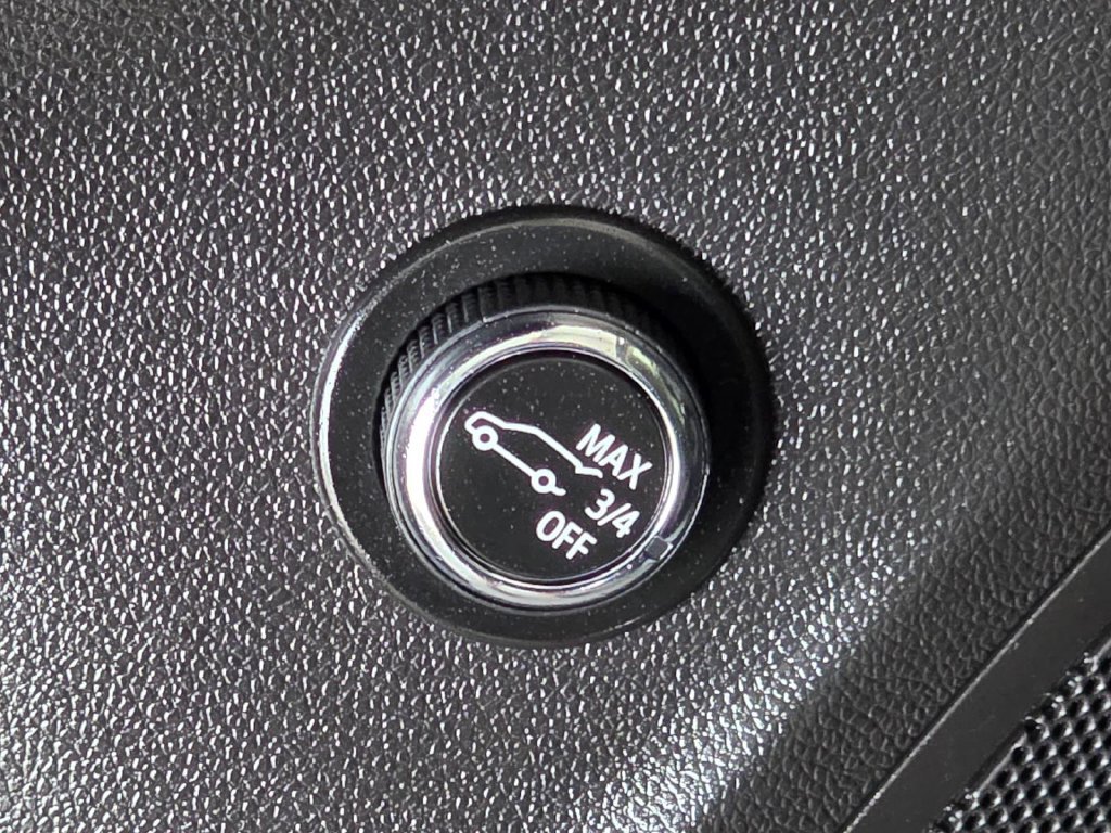 Used 2023 Buick Envision Avenir AWD/4WD image 48