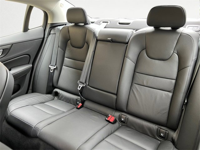 Used 2024 Volvo S60 B5 Plus image 13