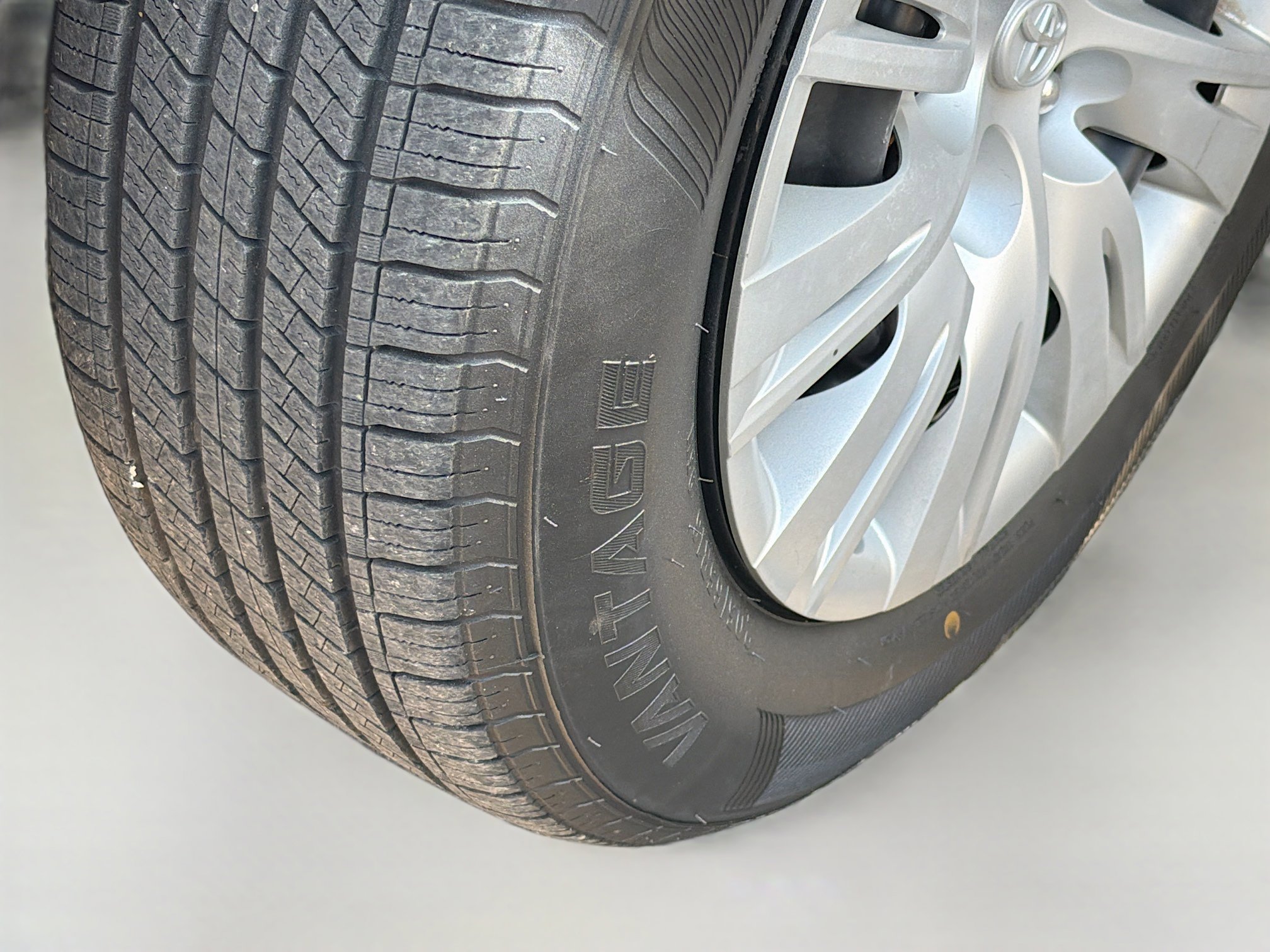 Used 2013 Toyota Camry L image 37