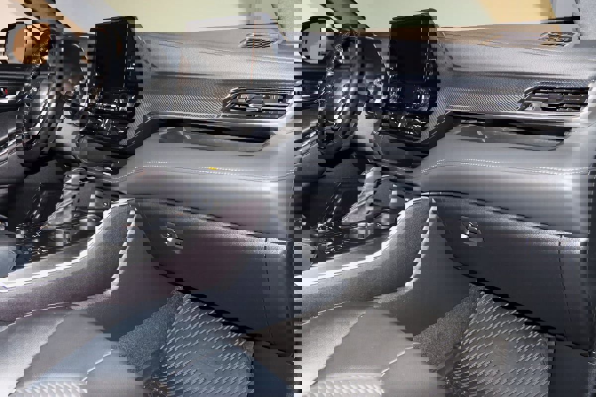 Used 2023 Toyota Highlander L image 56