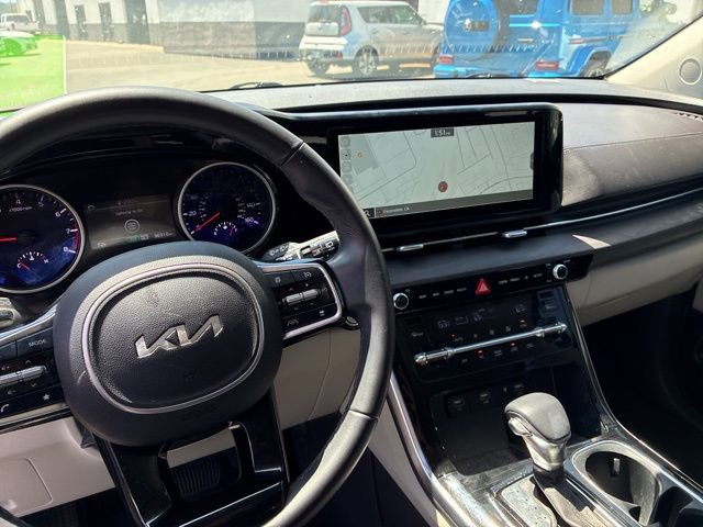 Used 2023 Kia Carnival EX image 6