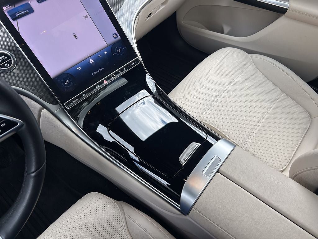 Used 2024 Mercedes-Benz GLC 300 4MATIC image 29