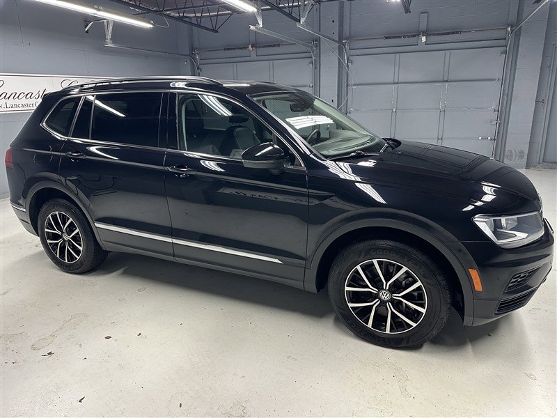 Used 2021 Volkswagen Tiguan SE w/ Panoramic Sunroof Package image 8