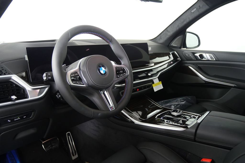 Used 2026 BMW X7 M60i image 13
