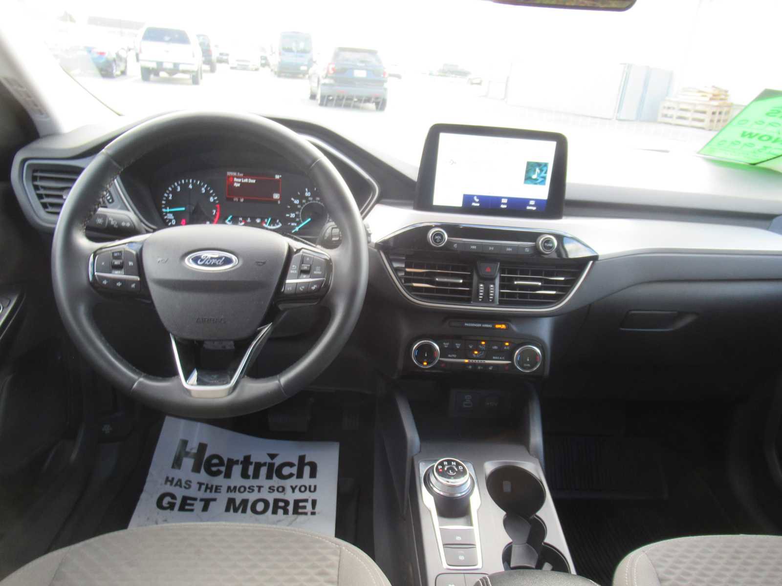 Used 2022 Ford Escape SE w/ SE Sport Appearance Package image 16