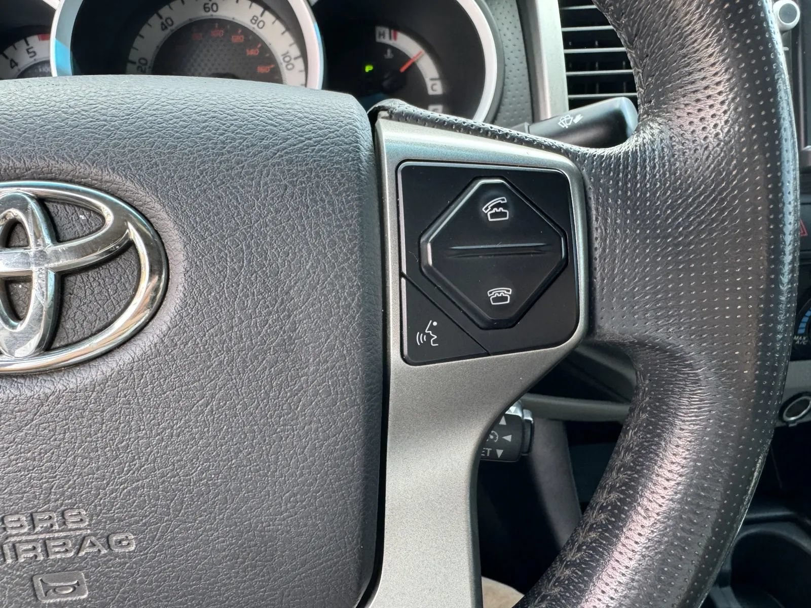 Used 2014 Toyota Tacoma 4x4 Double Cab w/ Limited Package image 26