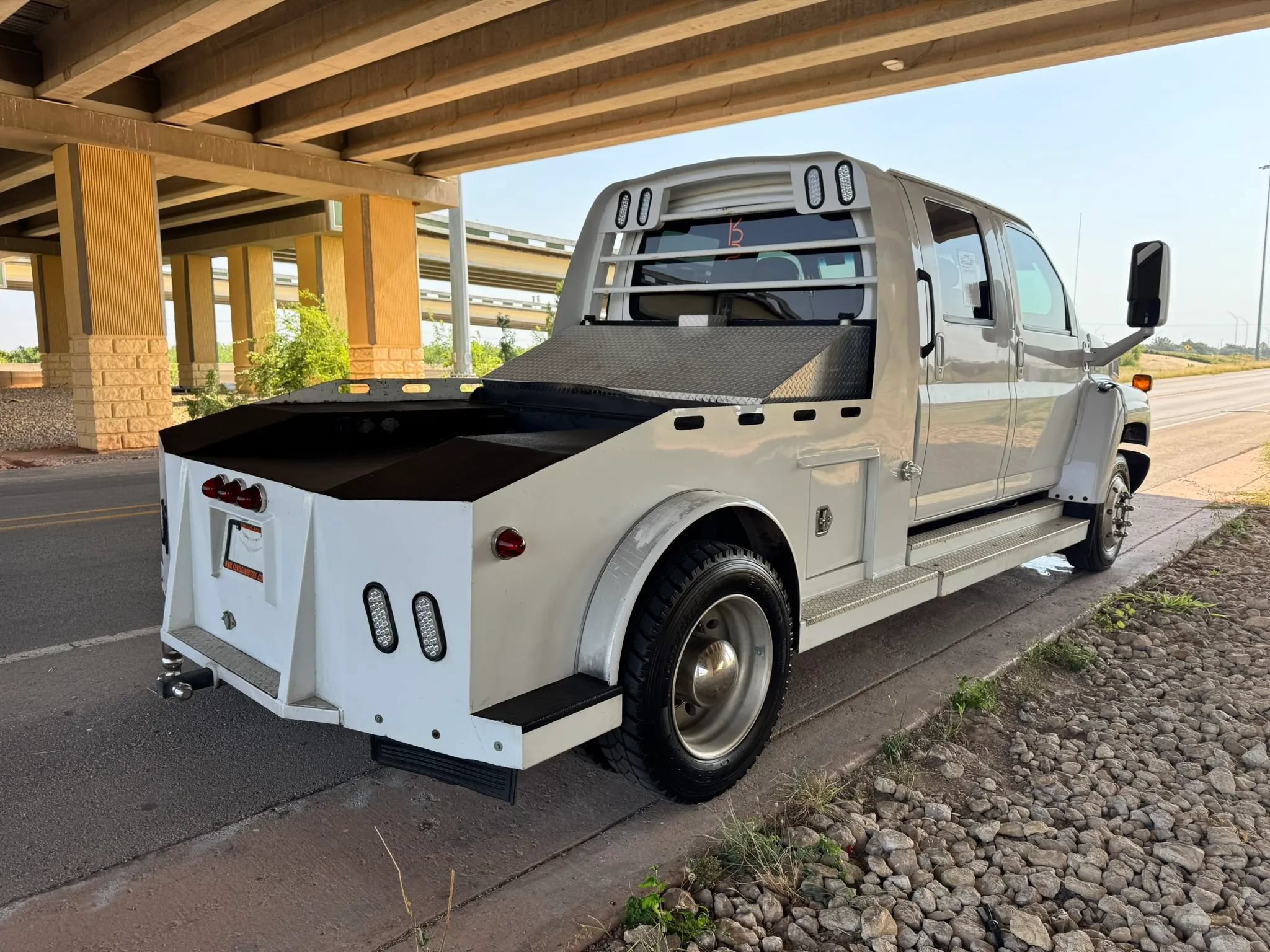 Used 2006 Chevrolet Kodiak C4500 2WD Crew Cab image 3