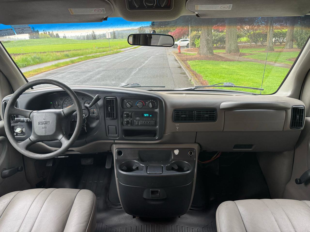 Used 2000 GMC Savana 3500 Extended Passenger image 26