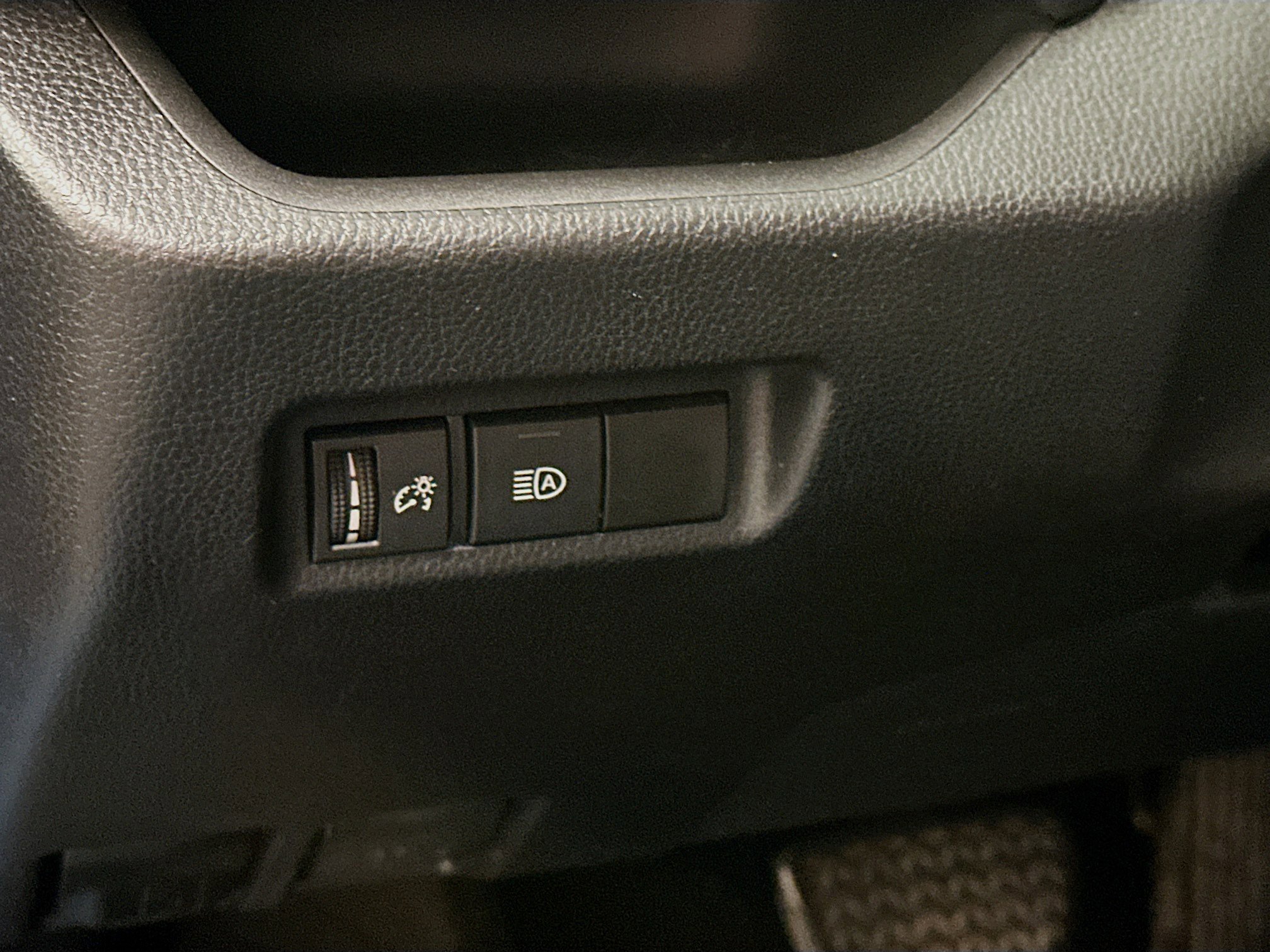 Used 2021 Toyota RAV4 XLE image 17