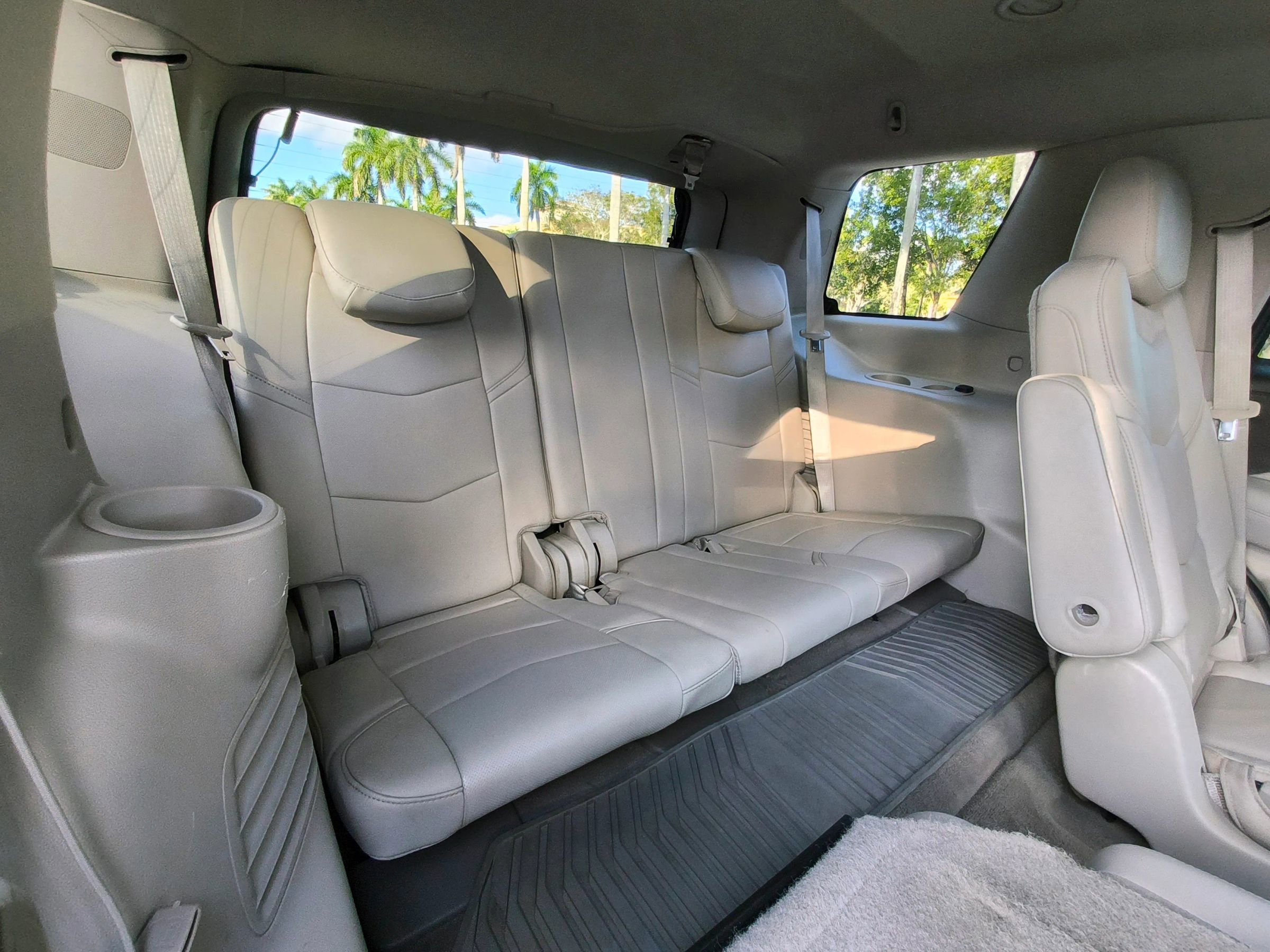 Used 2016 Cadillac Escalade Luxury image 34