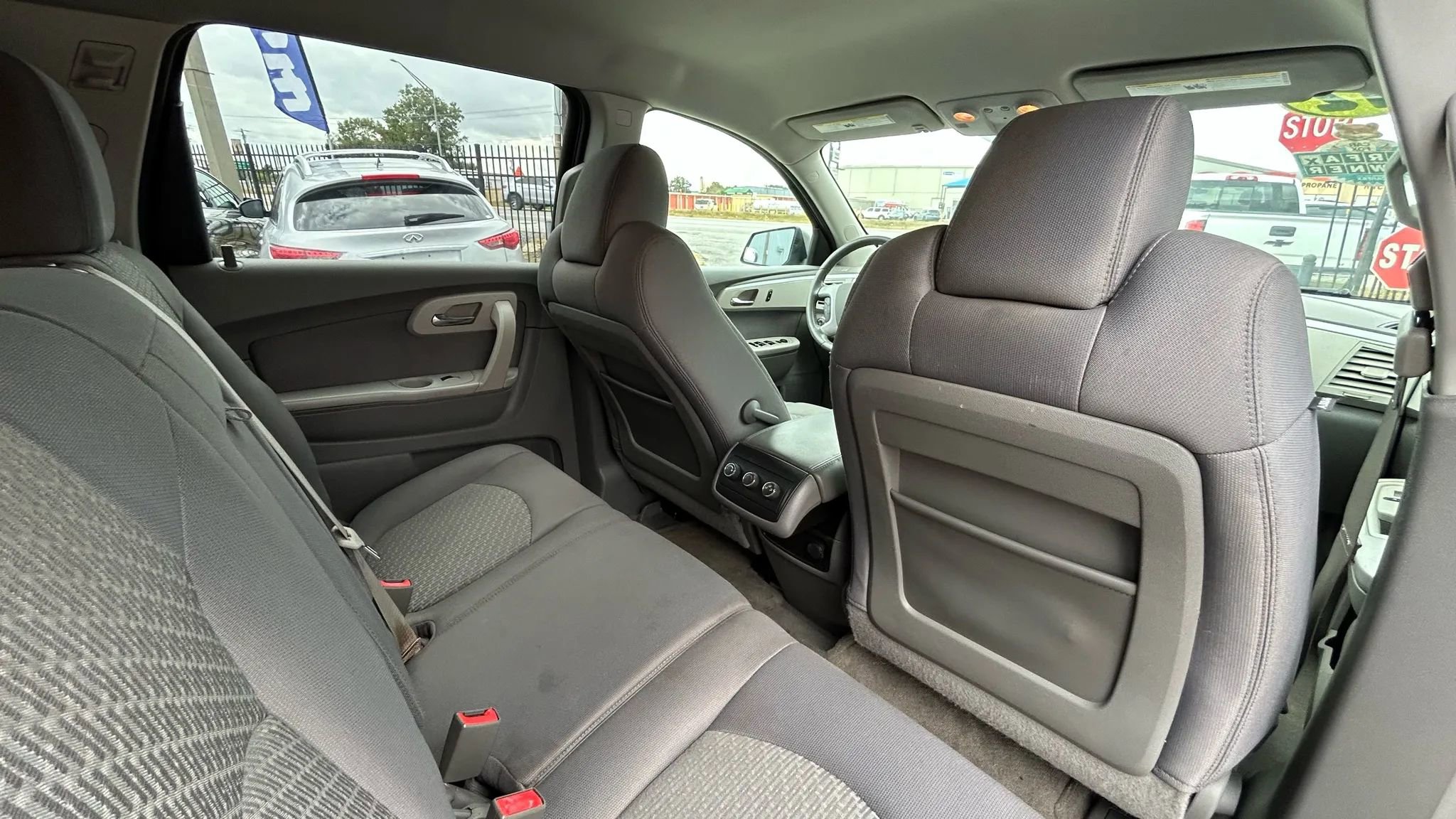 Used 2012 Chevrolet Traverse LS FWD image 11