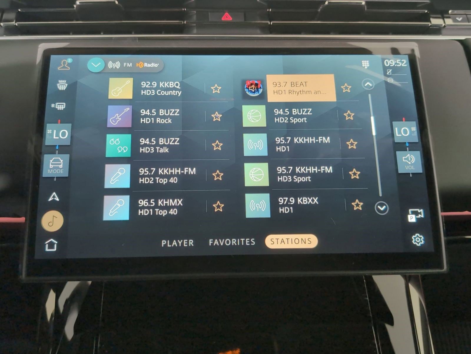 Used 2025 Land Rover Range Rover Sport SE image 22