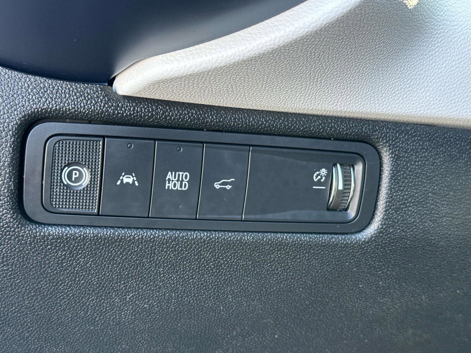 Certified 2025 Chevrolet Equinox EV LT w/ Convenience Package FWD image 13