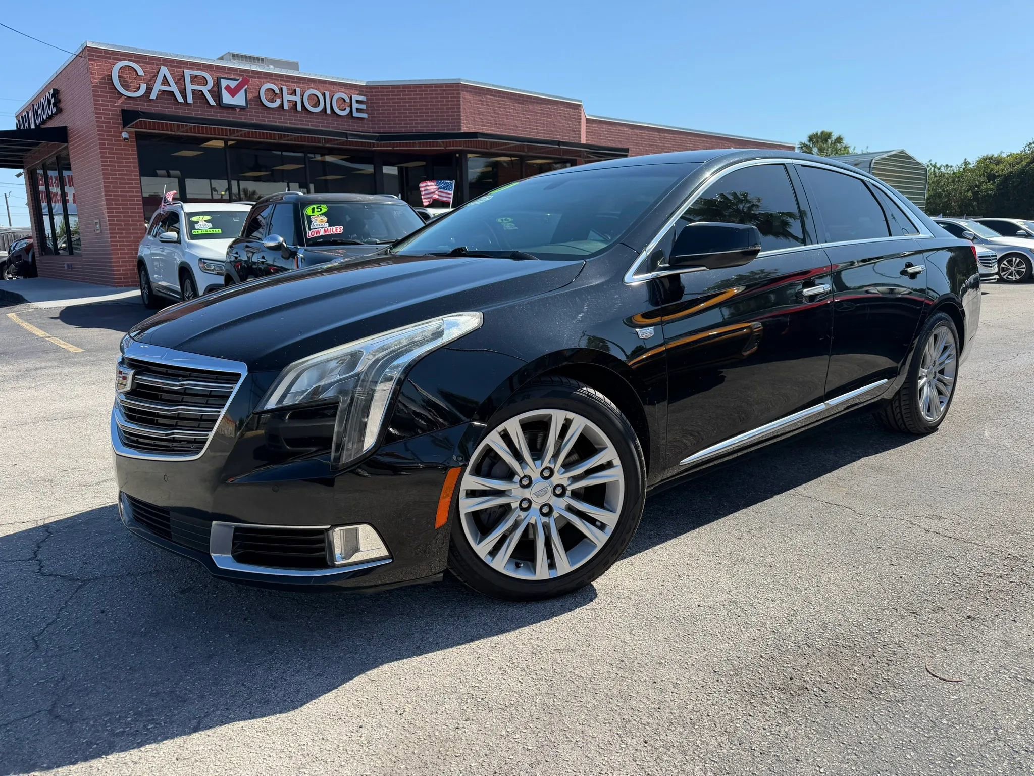 Used 2018 Cadillac XTS Luxury FWD image 1