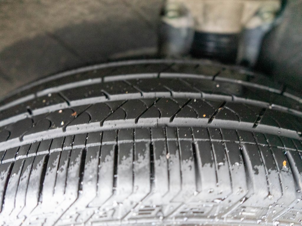 Certified 2025 Kia Sorento X-Line EX image 32