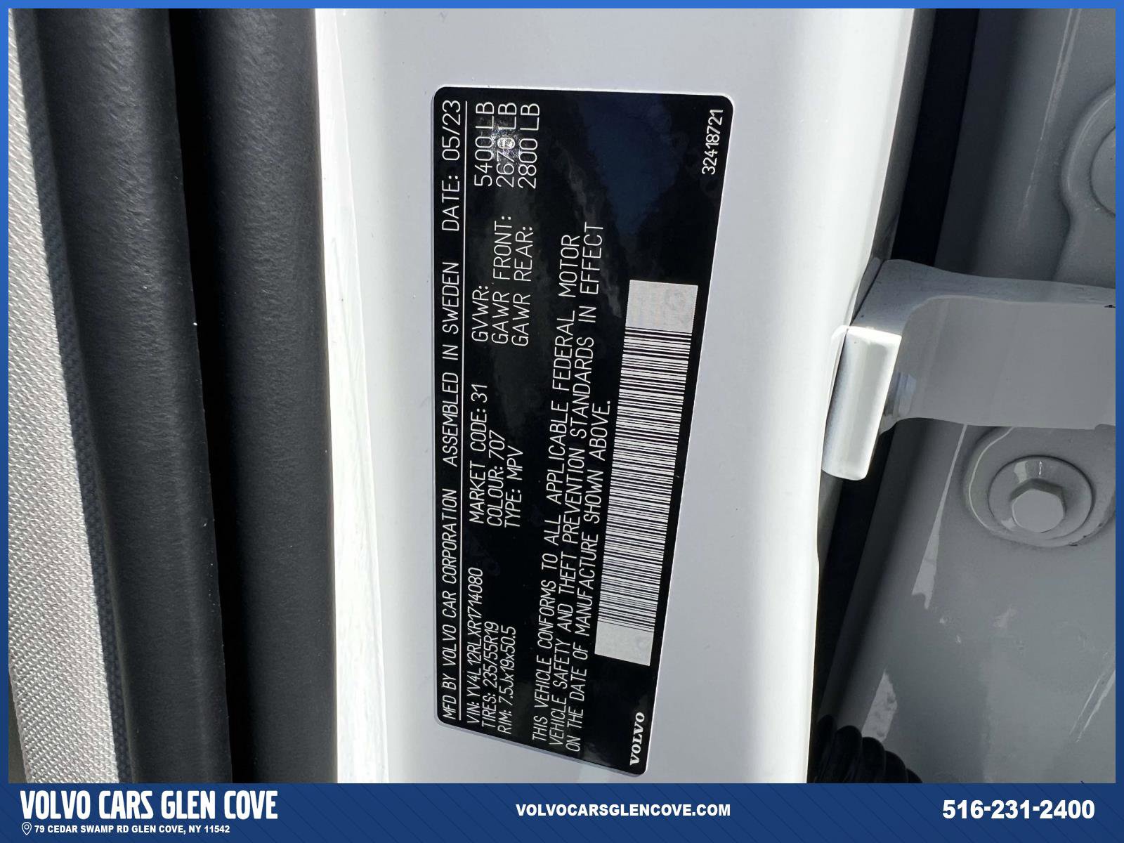 Certified 2024 Volvo XC60 B5 Plus w/ Protection Package Premier image 18