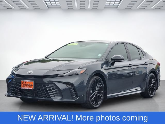 Used 2025 Toyota Camry SE FWD image 8