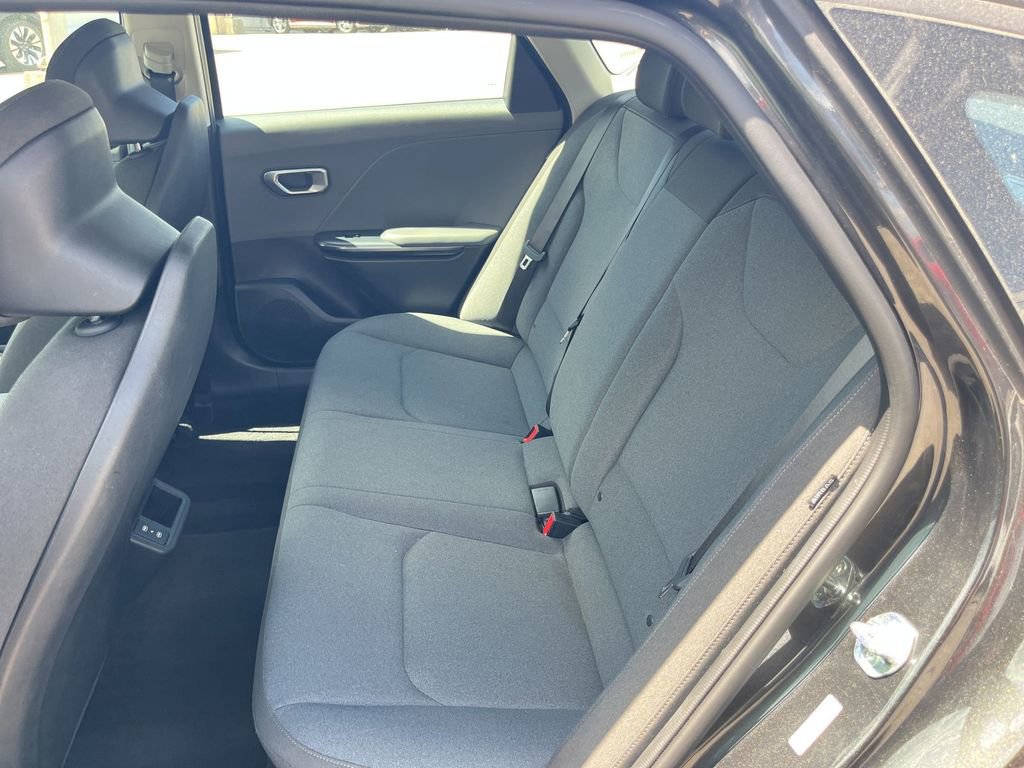 Used 2025 Kia K4 LXS image 28