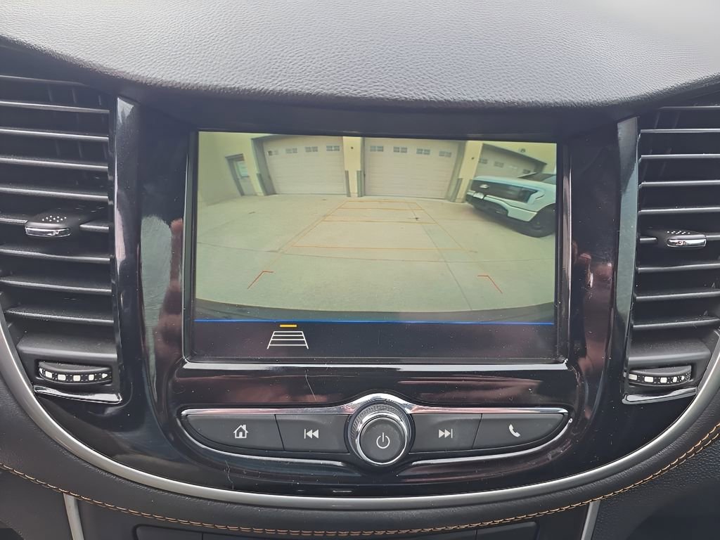 Used 2019 Chevrolet Trax LT w/ LT Convenience Package image 21