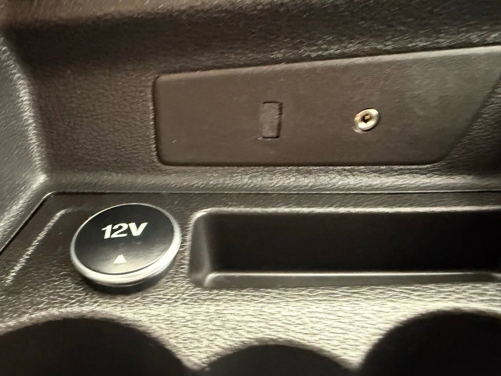 Used 2015 Ford Transit 150 XL image 31