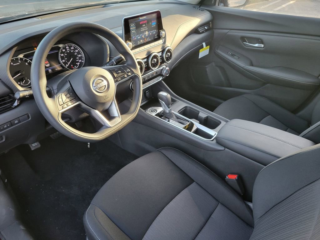 Used 2025 Nissan Sentra SV image 13