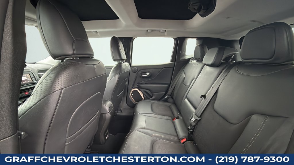Used 2017 Jeep Renegade Trailhawk AWD/4WD image 43