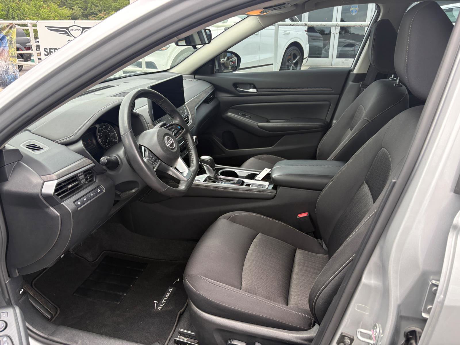 Used 2024 Nissan Altima 2.5 SV w/ SV Premium Package FWD image 21