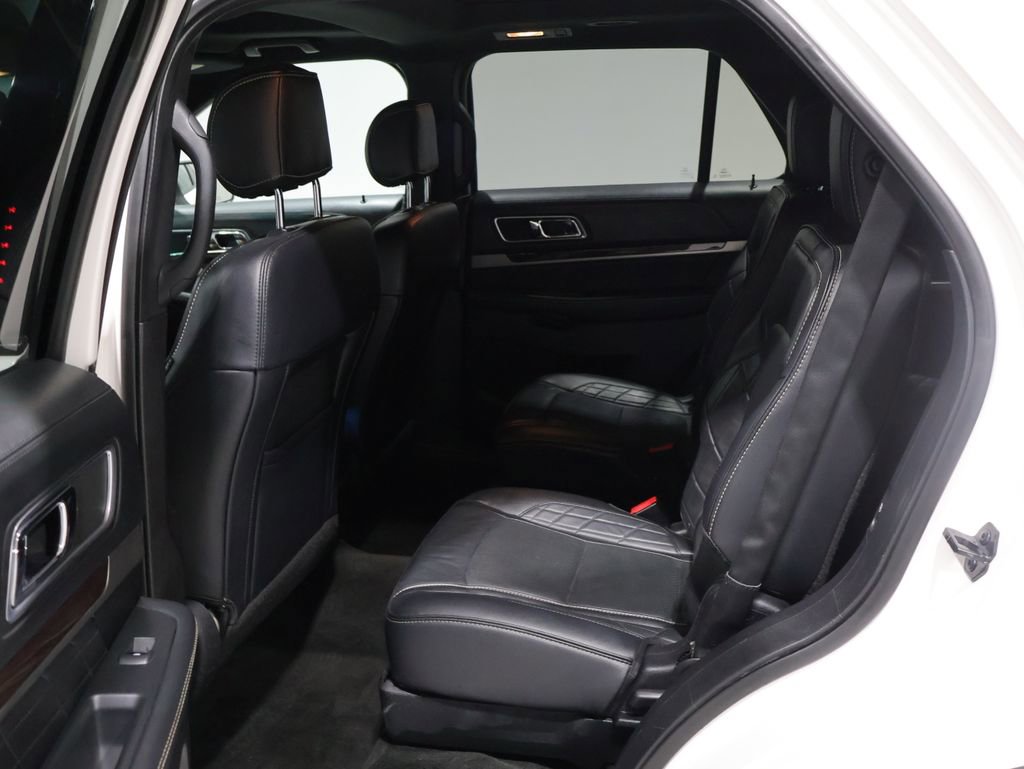 Used 2017 Ford Explorer Platinum image 19