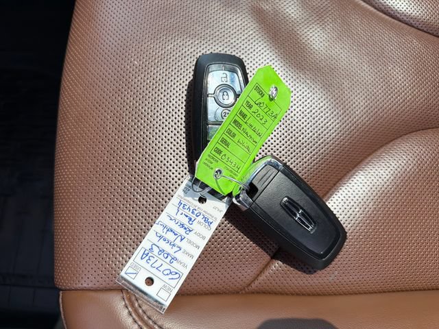 Used 2023 Lincoln Nautilus Reserve AWD/4WD image 34