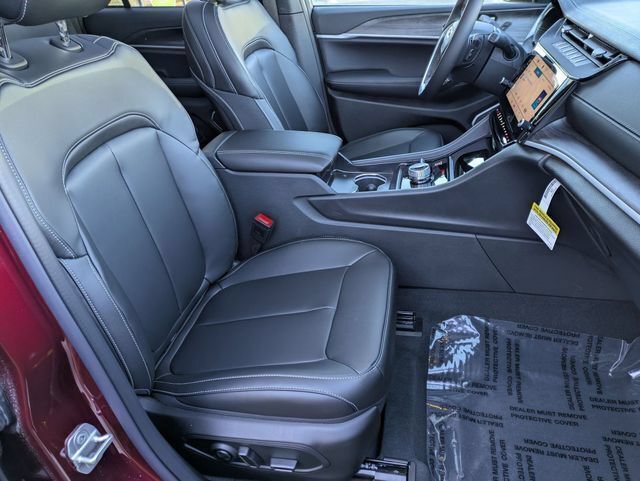 New 2026 Jeep Grand Cherokee Limited w/ Limited Altitude Package AWD/4WD image 33