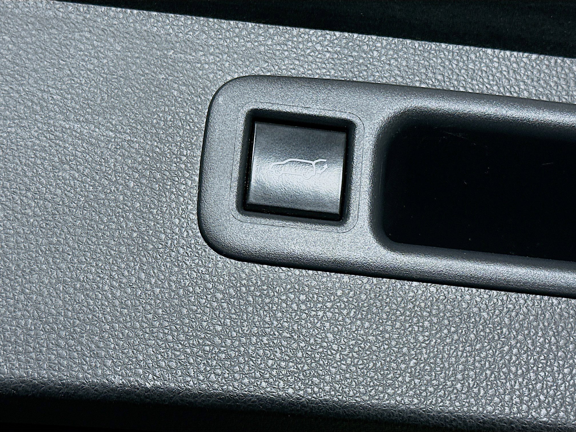 Used 2020 Toyota Highlander Limited image 32