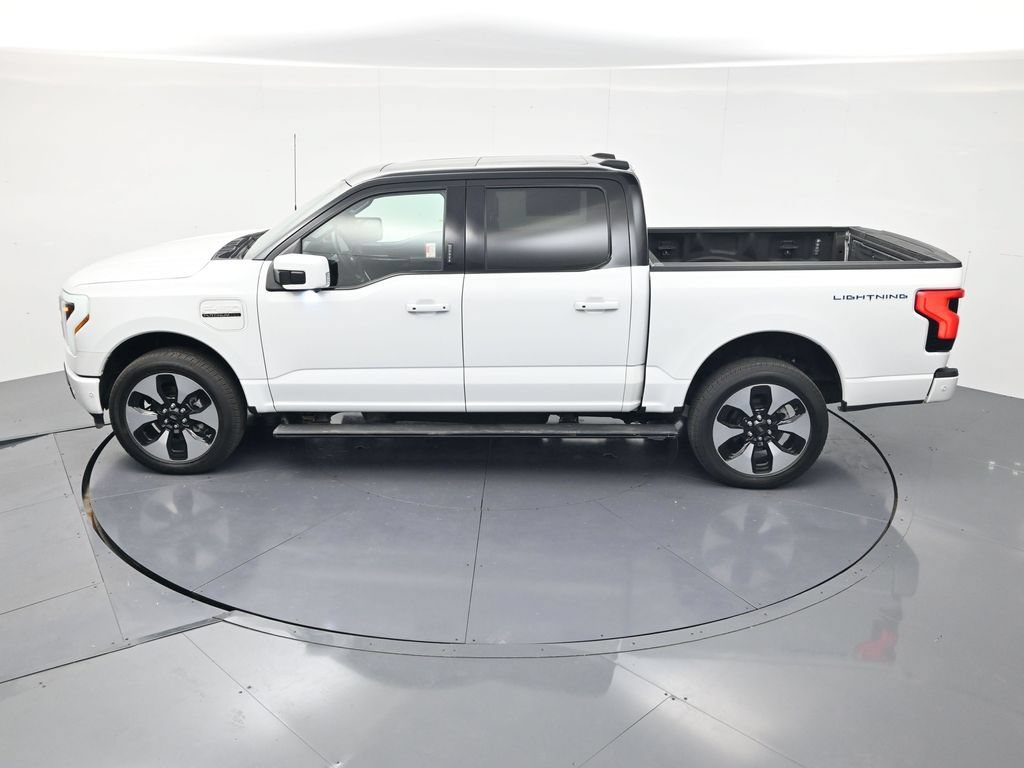 Used 2023 Ford F150 Lightning Platinum AWD/4WD image 41