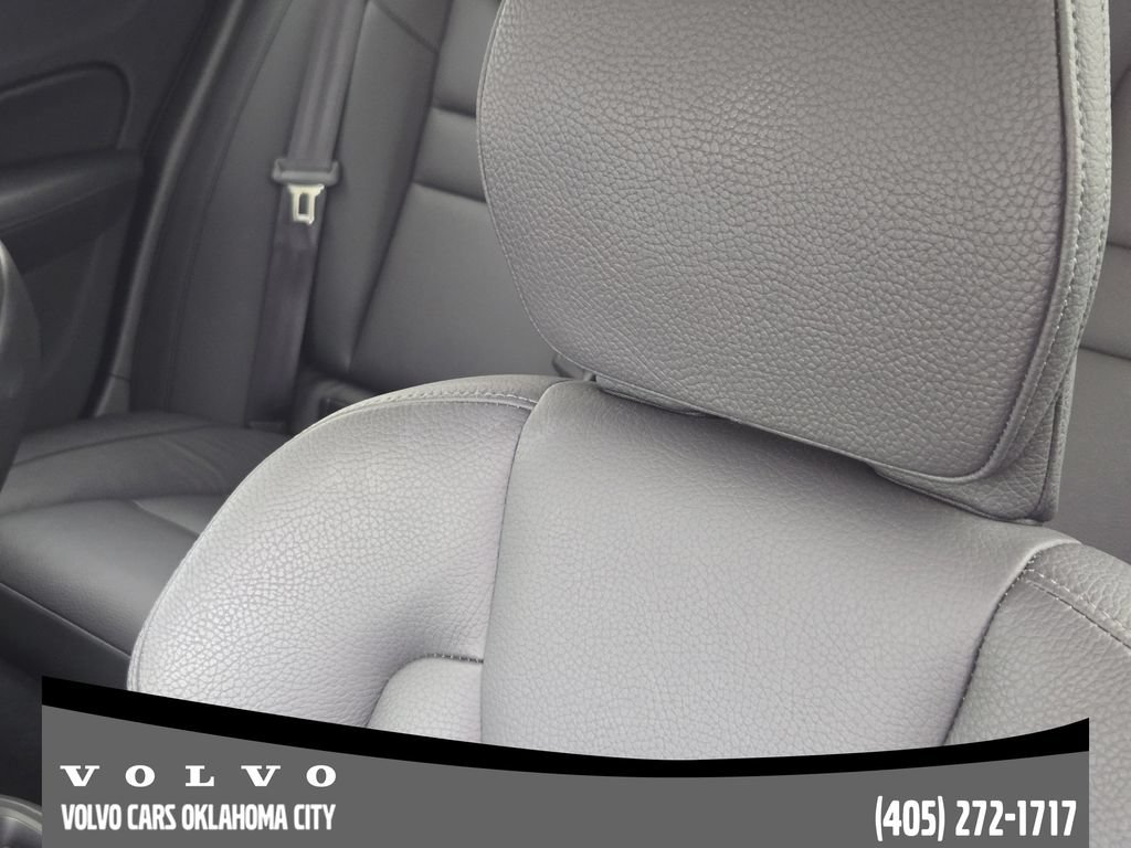 Certified 2025 Volvo V60 B5 Cross Country Plus AWD/4WD image 14