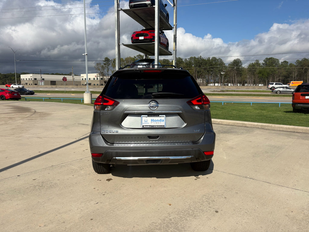 Used 2017 Nissan Rogue SV w/ Midnight Edition Package image 7