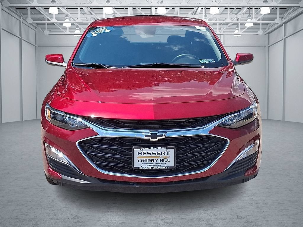 Certified 2025 Chevrolet Malibu RS FWD image 3
