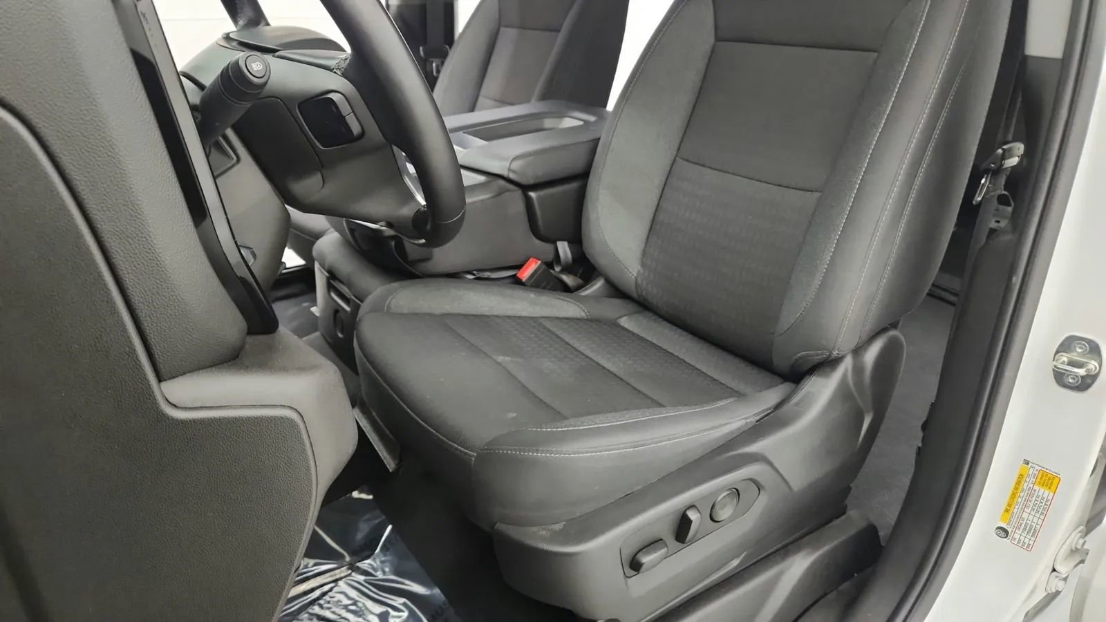 Used 2023 Chevrolet Silverado 1500 LT image 15