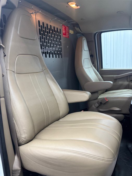 Used 2021 Chevrolet Express 3500 w/ Driver Convenience Package RWD image 25