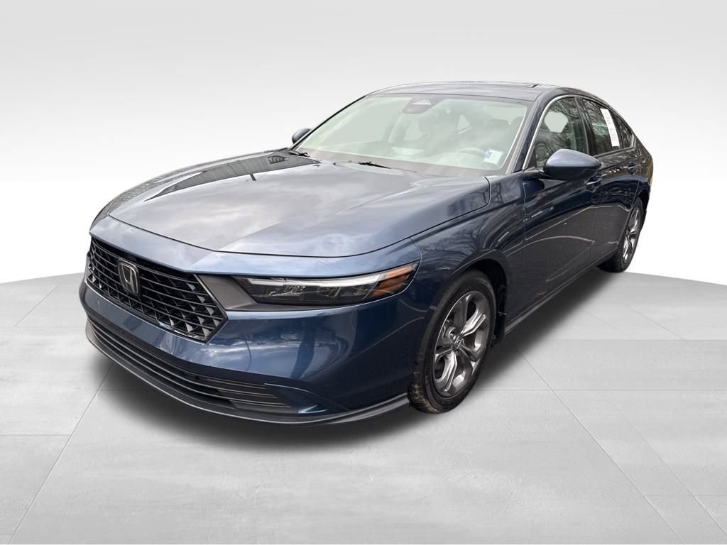 Used 2024 Honda Accord EX image 3
