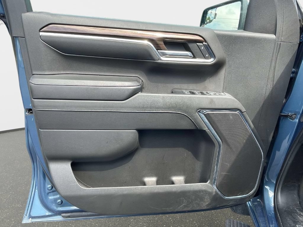 Used 2024 Chevrolet Silverado 1500 LT AWD/4WD image 18