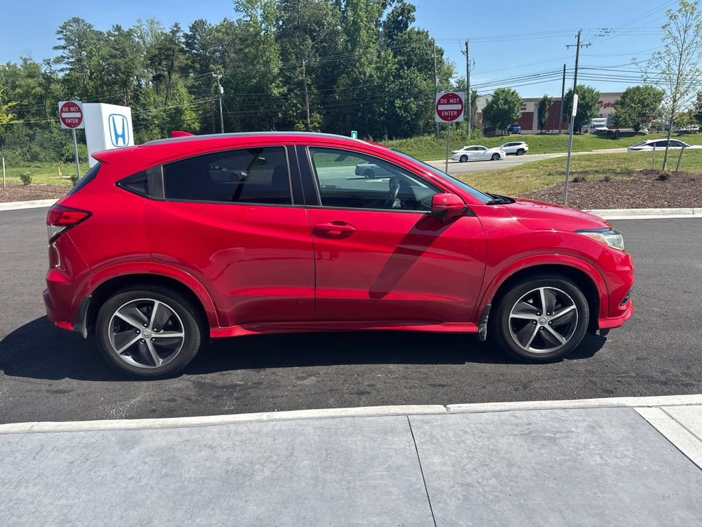 Used 2020 Honda HR-V Touring image 2