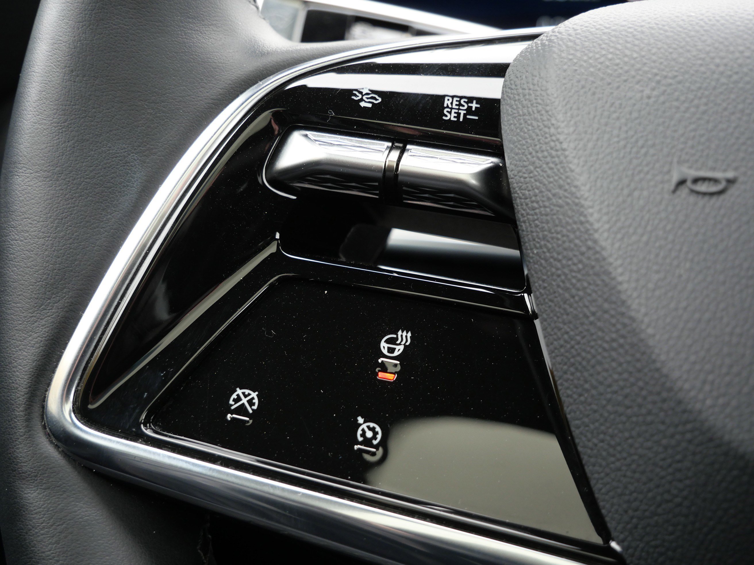 Certified 2024 Cadillac Lyriq Luxury w/ LPO, Floor Liner Package image 31